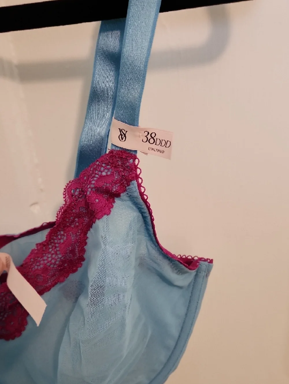 Victoria's Secret Light Blue Bra with Magenta Lace Trim - Picture 4 of 6
